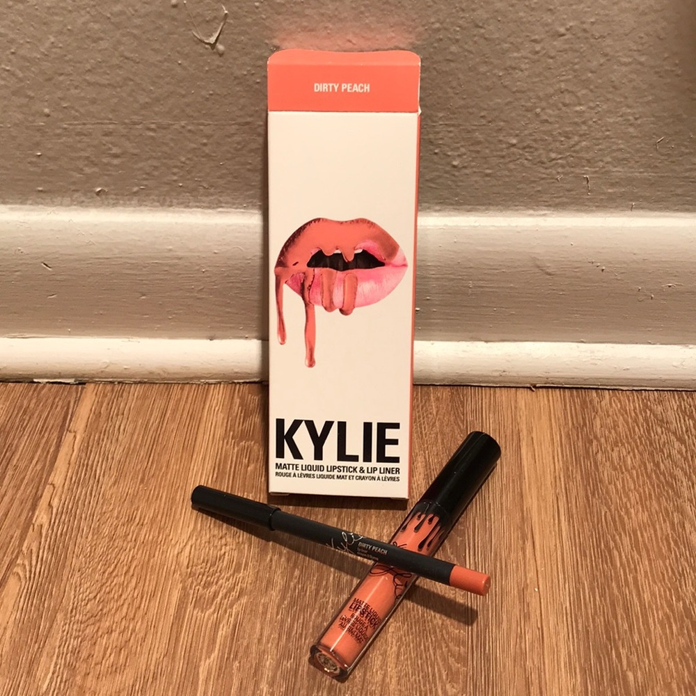 Kylie Cosmetics Lip Kit in Dirty Peach